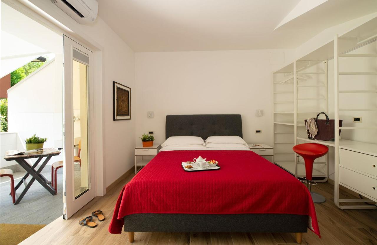 Nice Hotel Бибионе Екстериор снимка