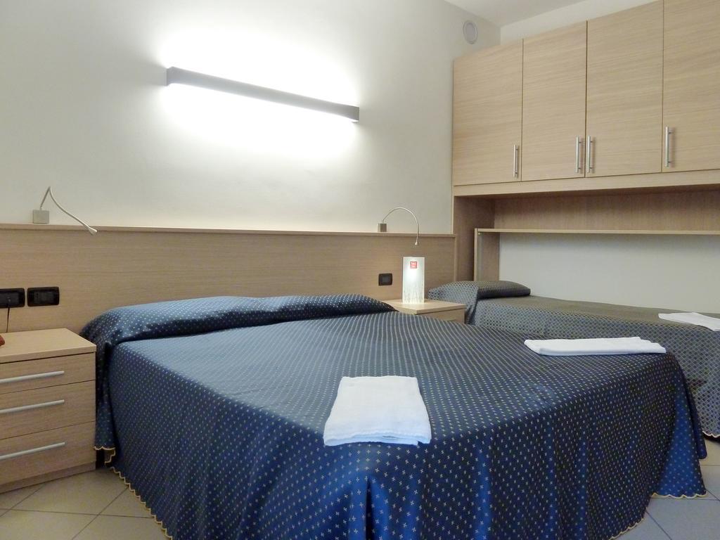 Nice Hotel Бибионе Екстериор снимка