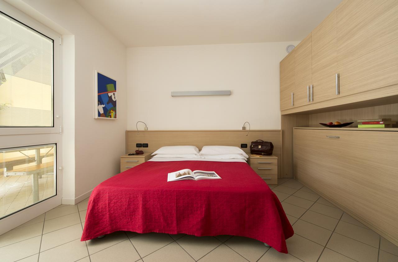 Nice Hotel Бибионе Екстериор снимка